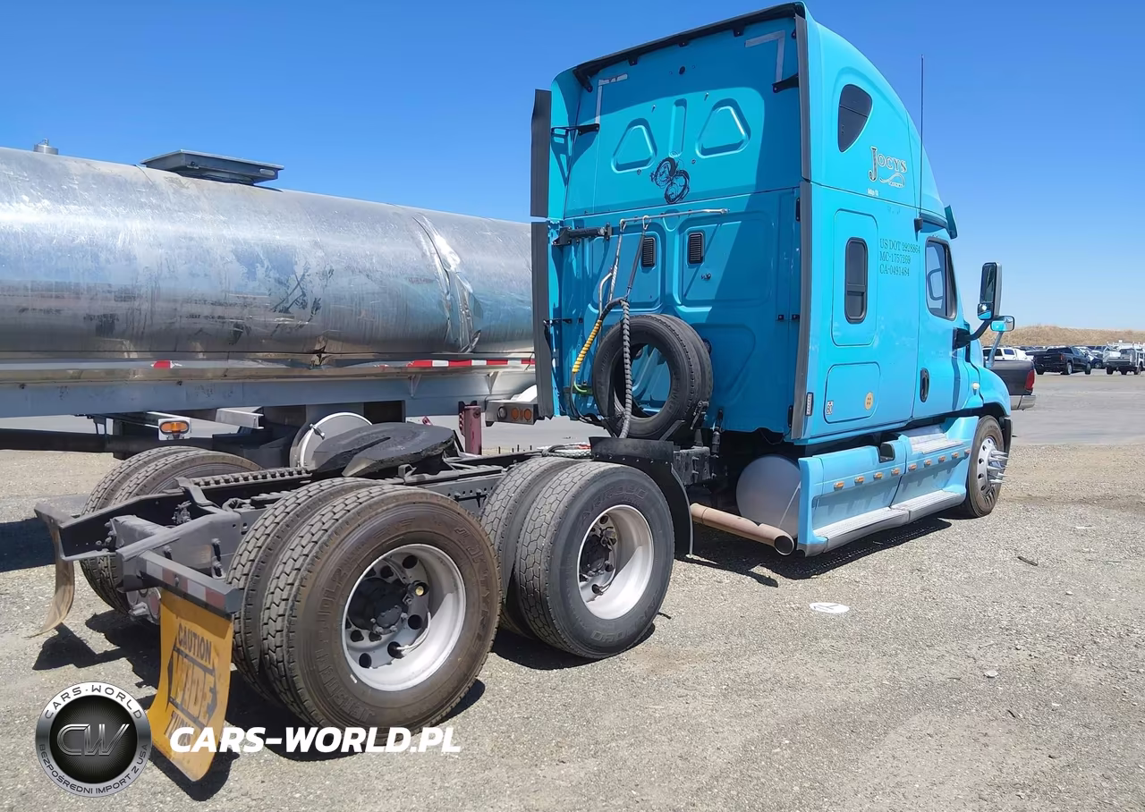 2013 Freightliner Cascadia 125 VIN:1FUJGLBG4DSBC0784 - 4