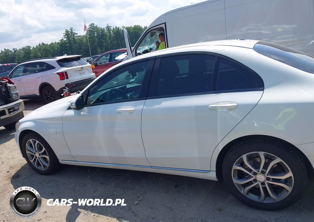 2015 Mercedes-Benz C 300 4Matic VIN:55SWF4KB8FU030371 - 15