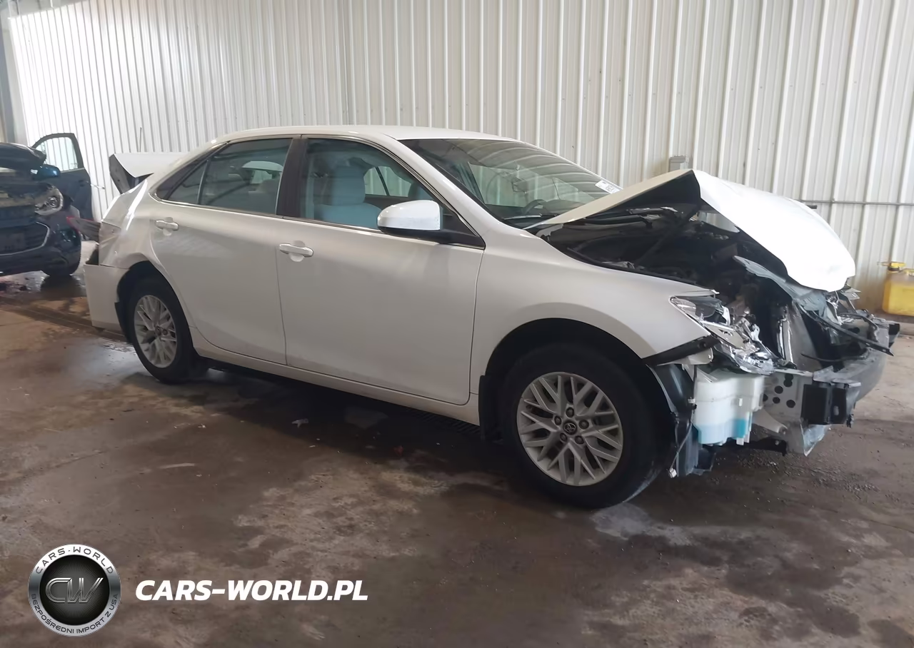 2016 Toyota Camry Le – zdjęcie 1 z 17