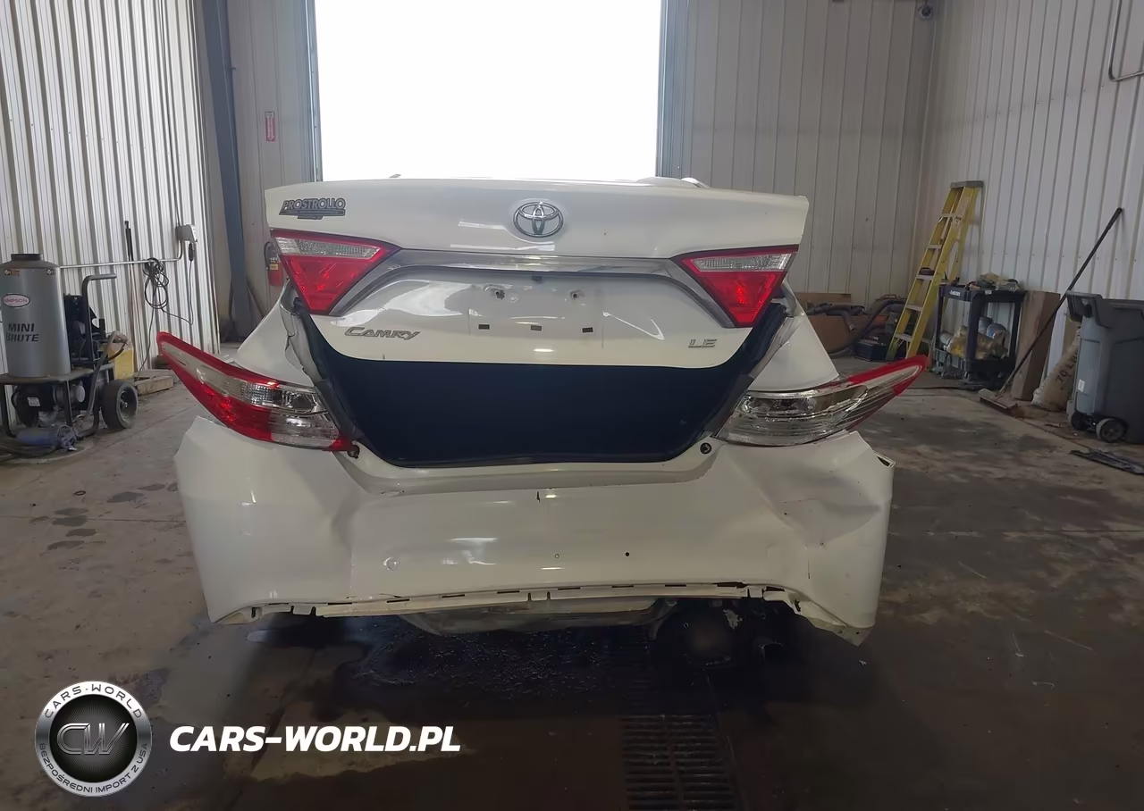 2016 Toyota Camry Le VIN:4T1BF1FKXGU189969 - 16