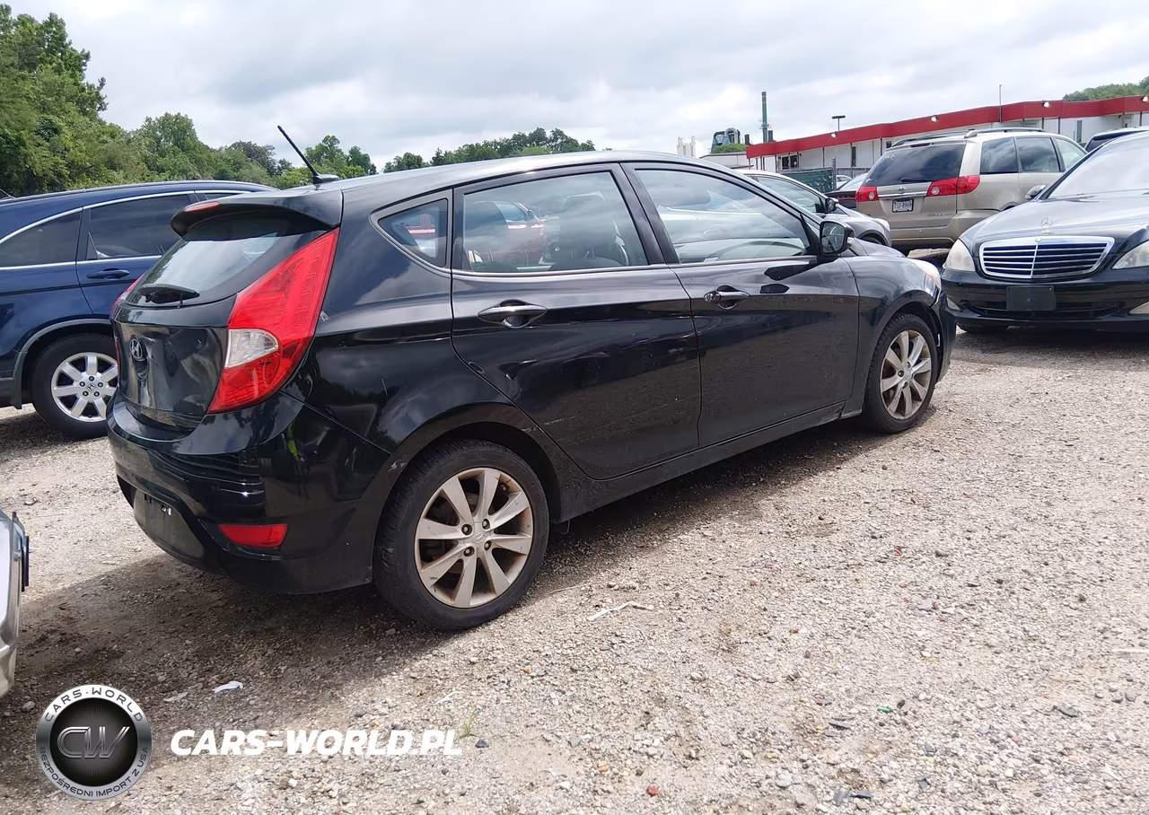 2014 Hyundai Accent Se VIN:KMHCU5AE6EU155768 - 4