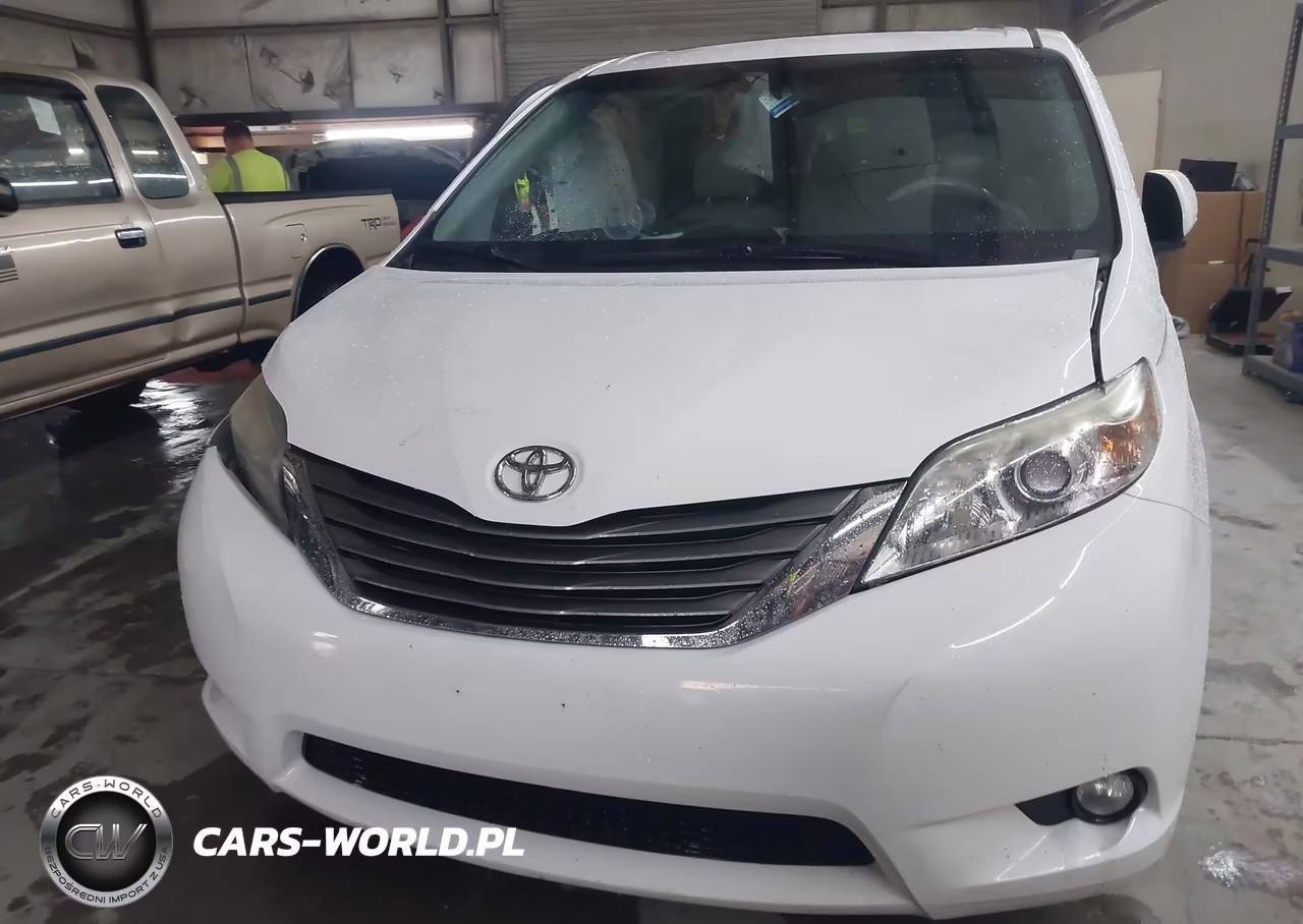 2014 Toyota Sienna Xle V6 8 Passenger VIN:5TDYK3DC5ES475747 - 12