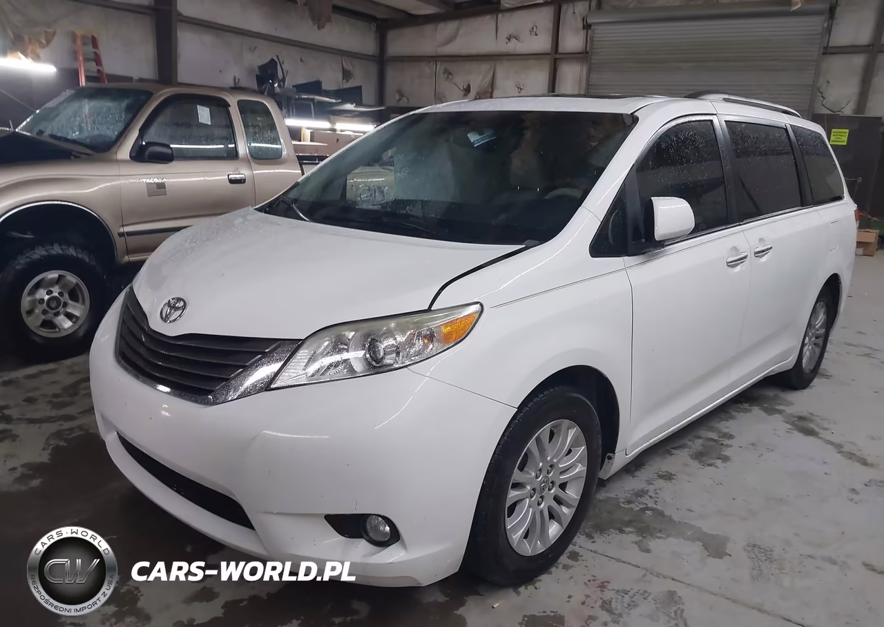 2014 Toyota Sienna Xle V6 8 Passenger VIN:5TDYK3DC5ES475747 - 2