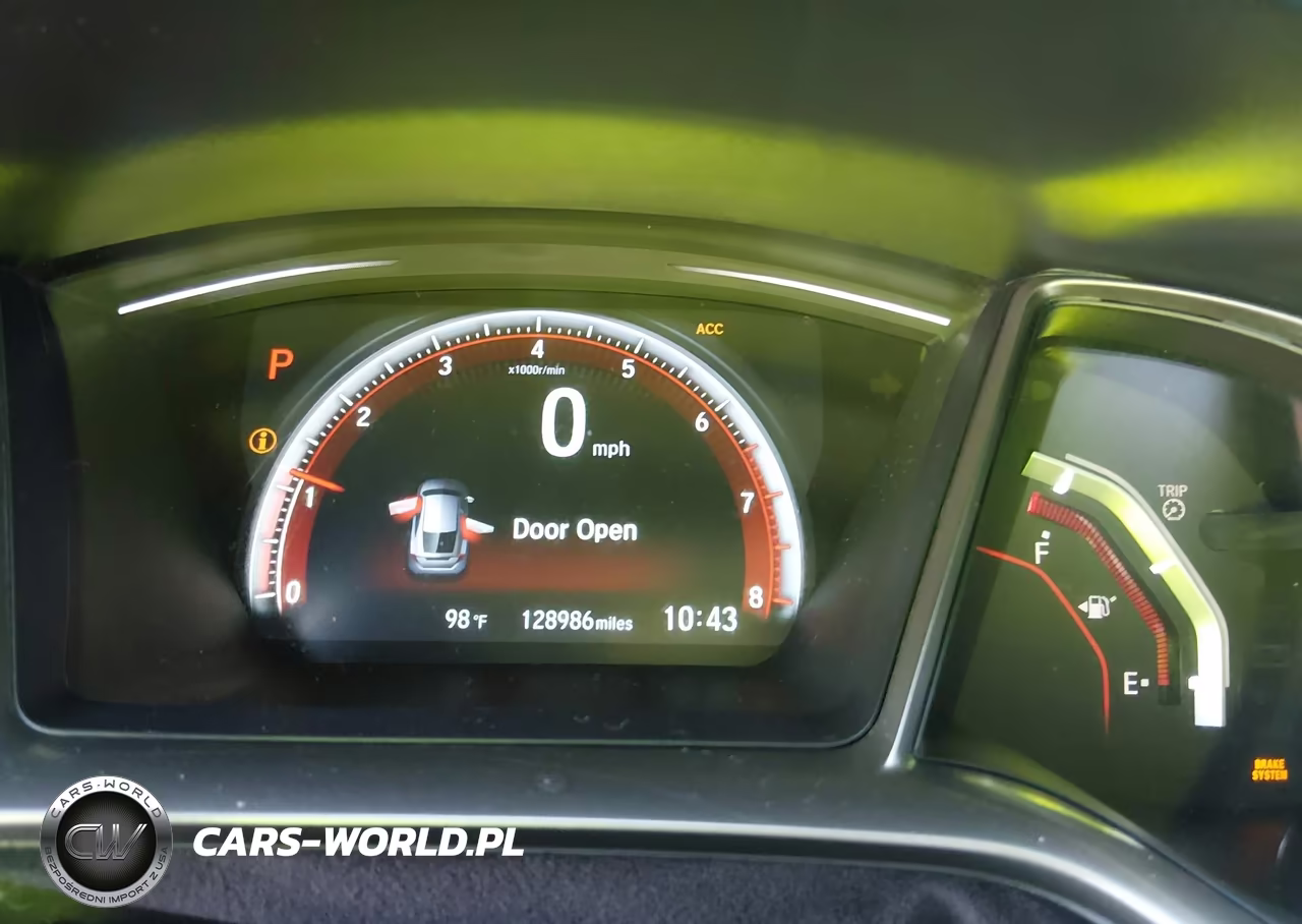 2018 Honda Civic Sport Touring VIN:SHHFK7H98JU223985 - 15