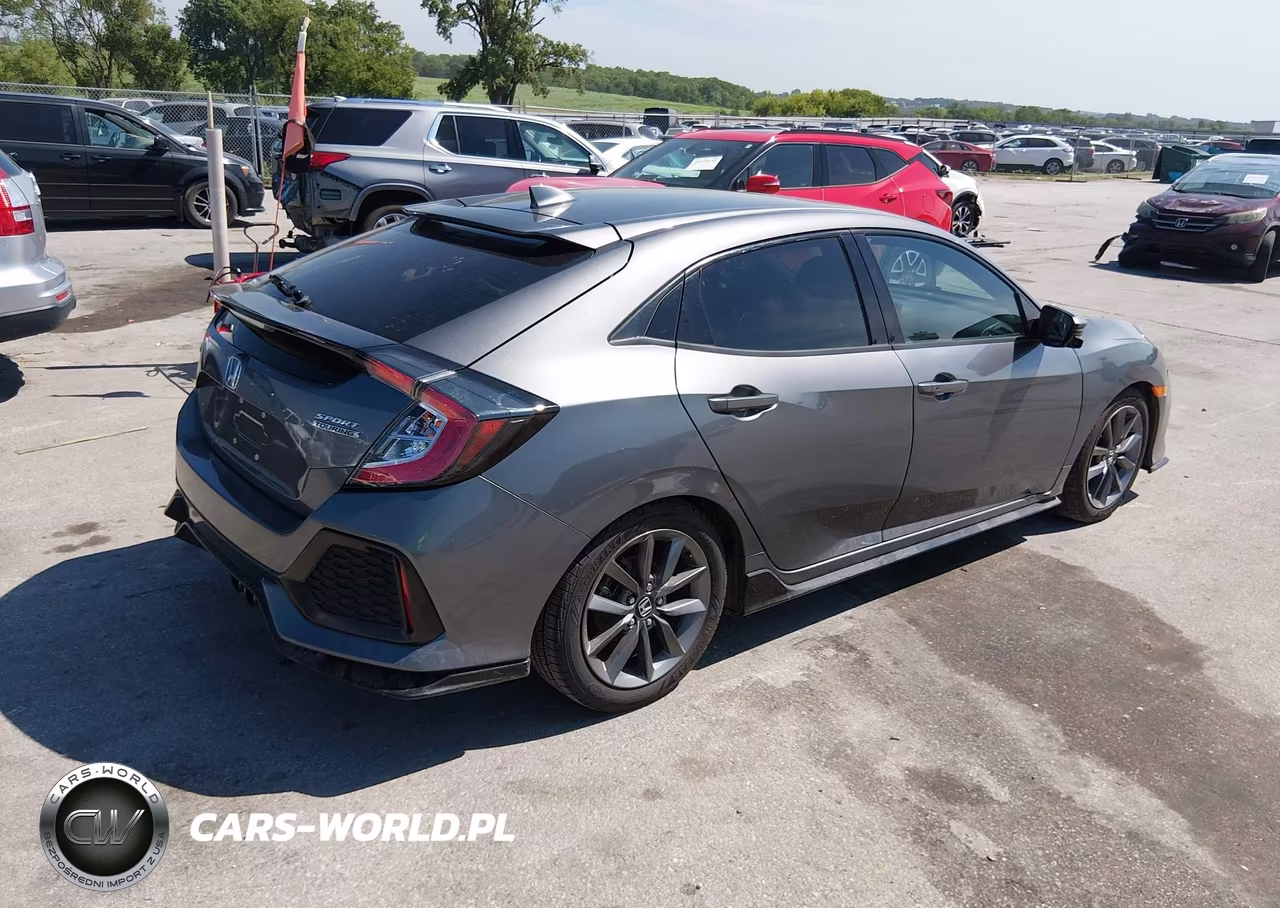 2018 Honda Civic Sport Touring VIN:SHHFK7H98JU223985 - 4