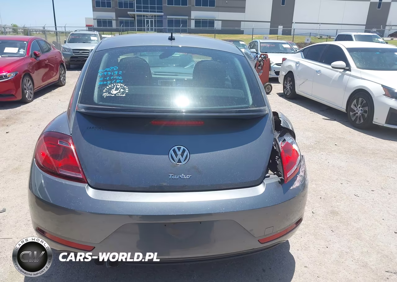 2018 Volkswagen Beetle 2.0T Coast-2.0T S VIN:3VWFD7AT2JM714577 - 16