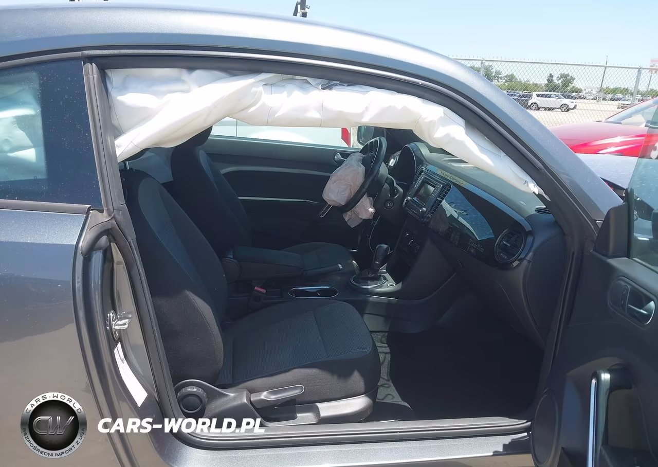 2018 Volkswagen Beetle 2.0T Coast-2.0T S VIN:3VWFD7AT2JM714577 - 5