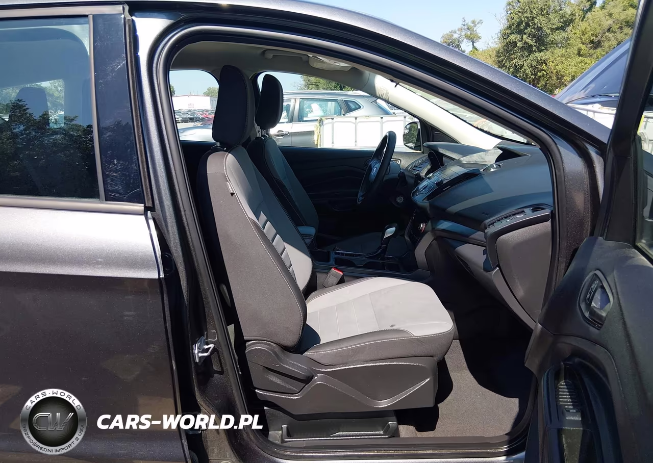 2019 Ford Escape S VIN:1FMCU0F70KUB02492 - 5