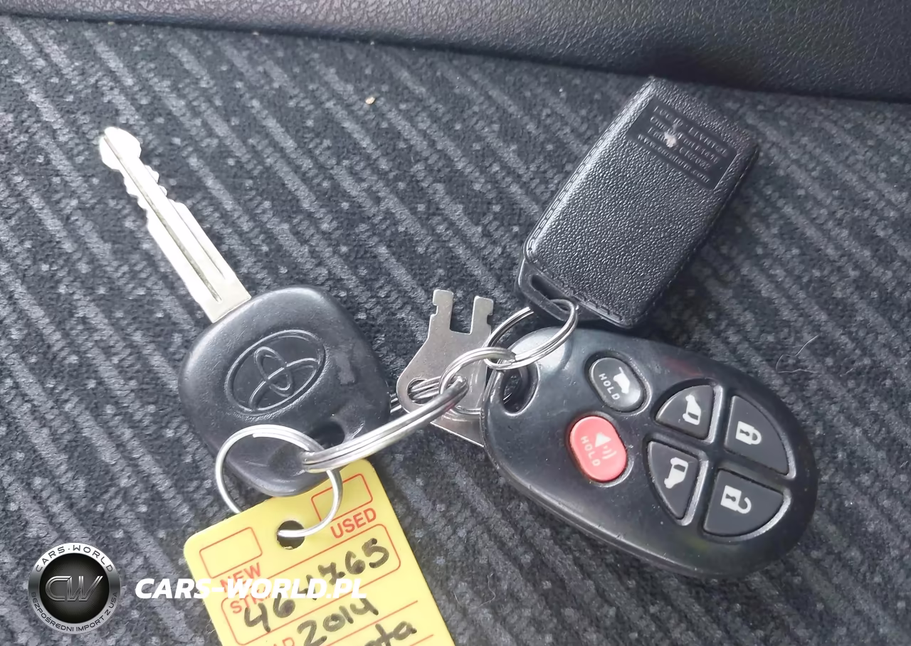 2014 Toyota Sienna Se 8 Passenger VIN:5TDXK3DC2ES497572 - 11