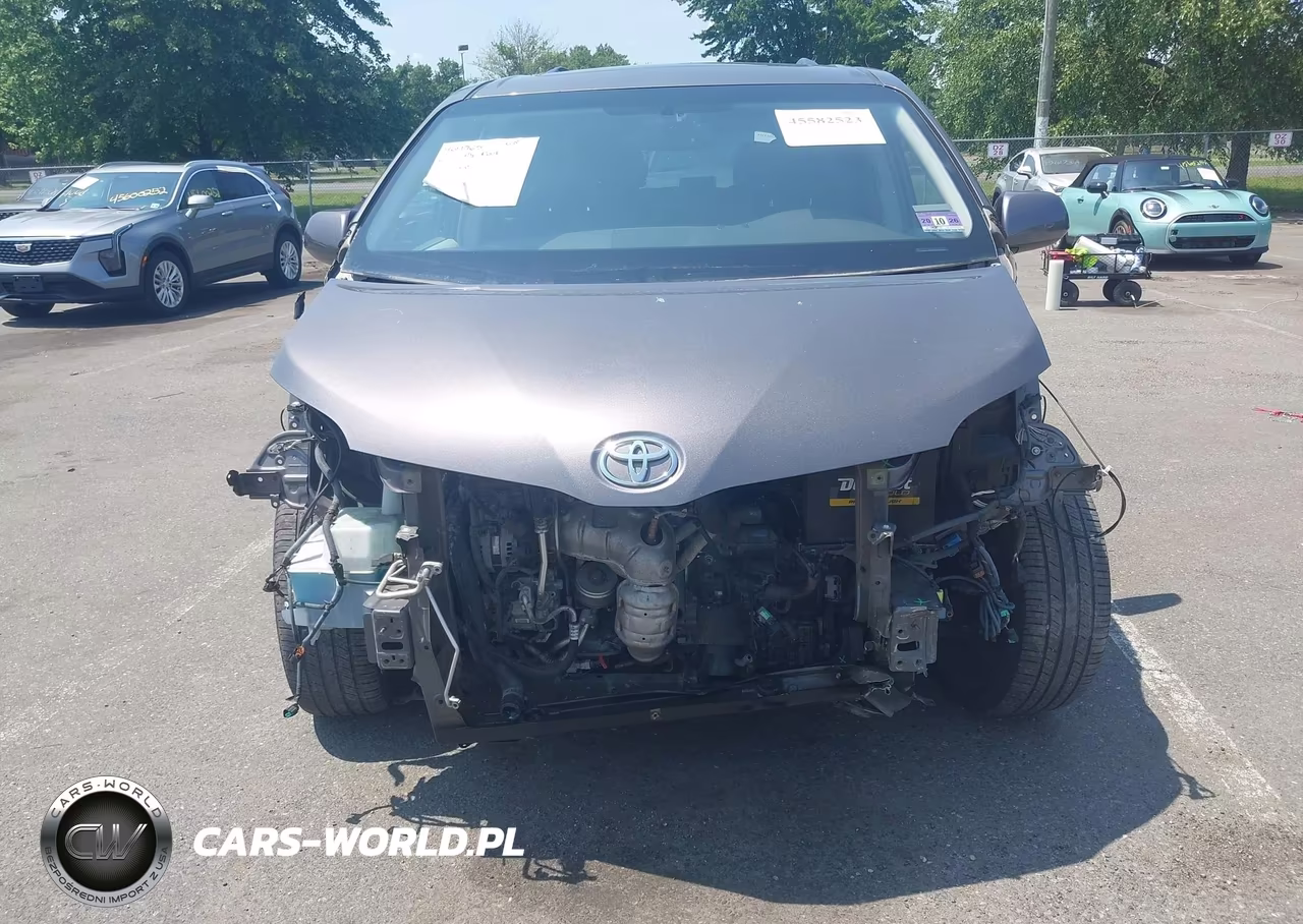 2014 Toyota Sienna Se 8 Passenger VIN:5TDXK3DC2ES497572 - 13