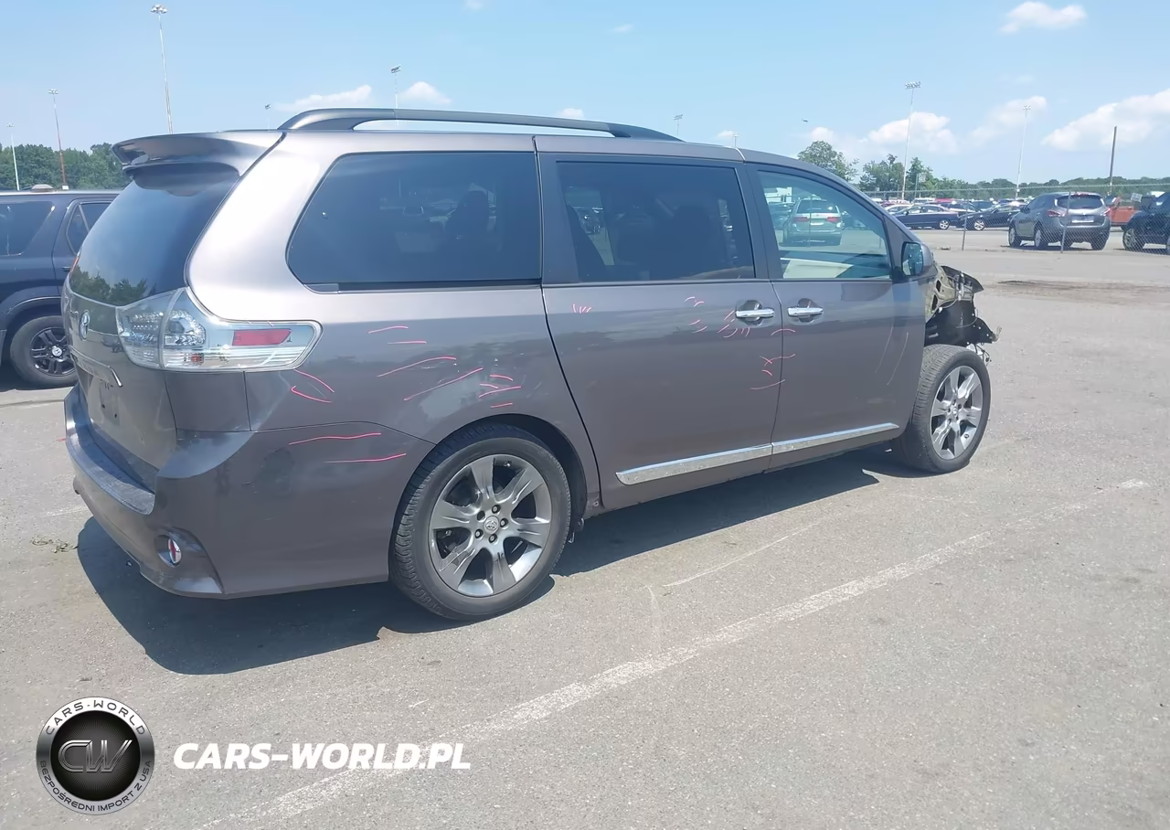 2014 Toyota Sienna Se 8 Passenger VIN:5TDXK3DC2ES497572 - 4