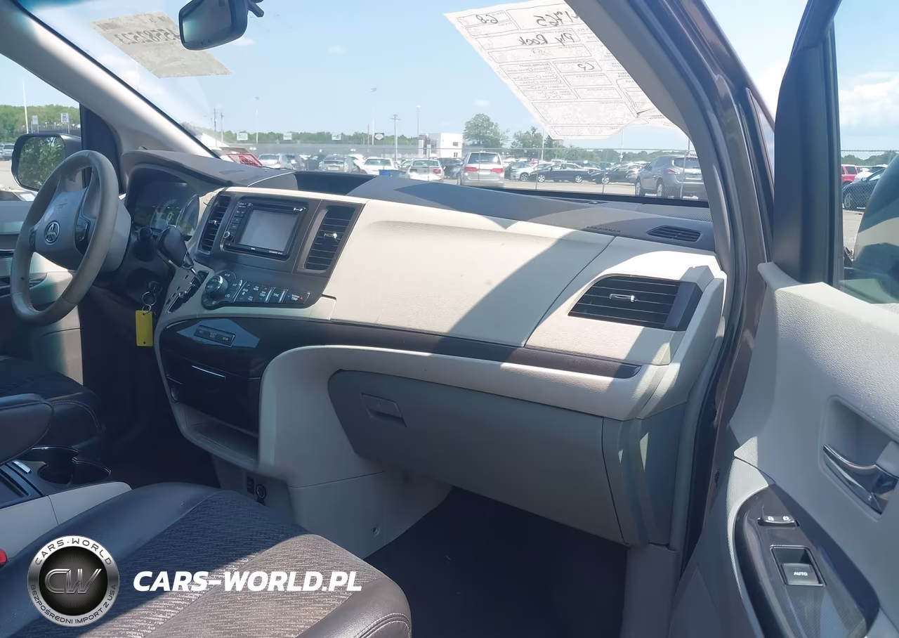2014 Toyota Sienna Se 8 Passenger VIN:5TDXK3DC2ES497572 - 5