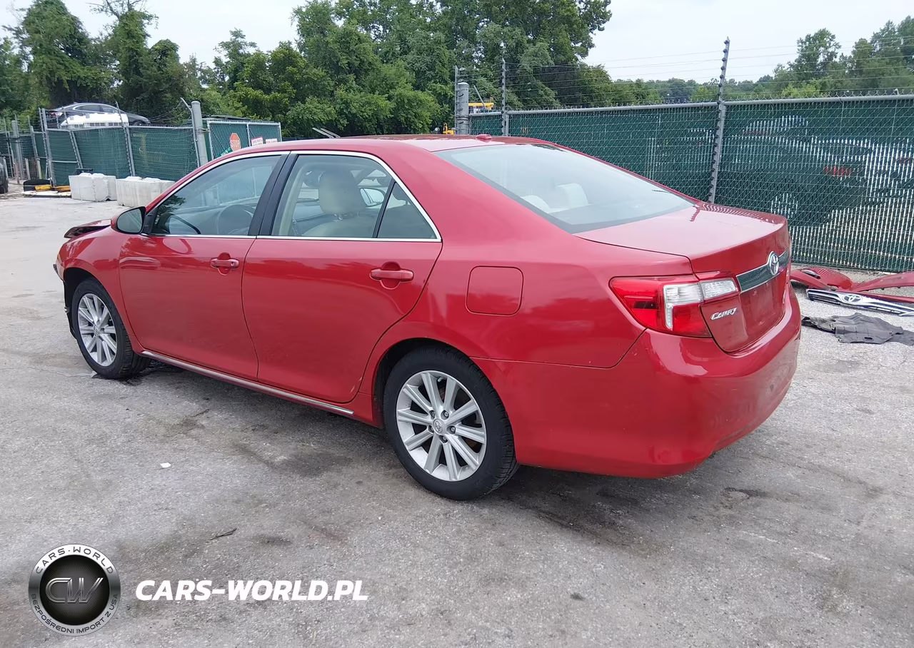 2014 Toyota Camry Xle VIN:4T4BF1FK3ER420049 - 3