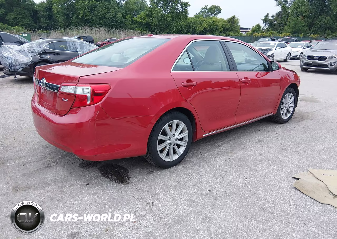 2014 Toyota Camry Xle VIN:4T4BF1FK3ER420049 - 4