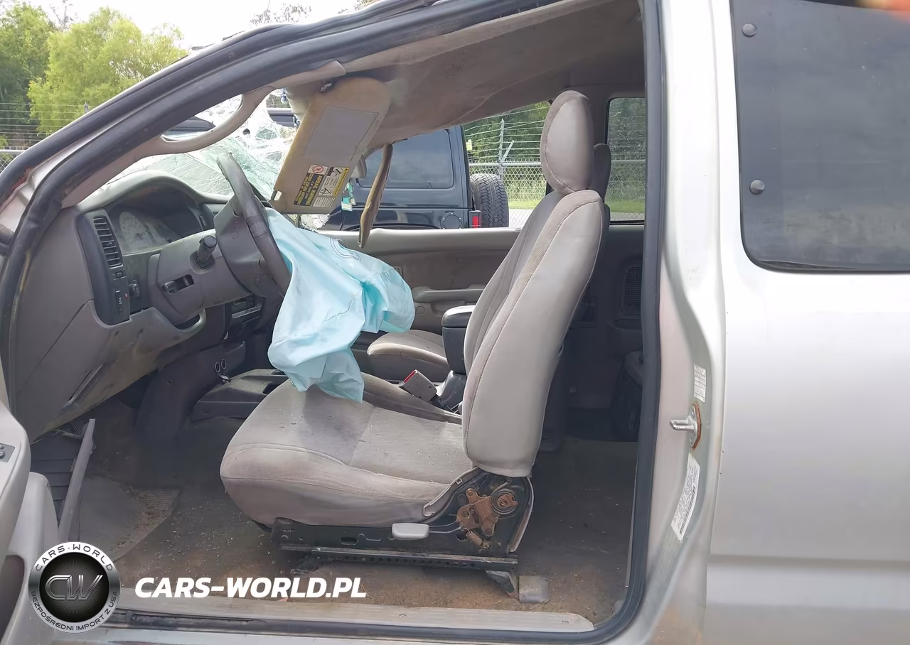 2004 Toyota Tacoma Base V6 VIN:5TEWN72NX4Z322843 - 5