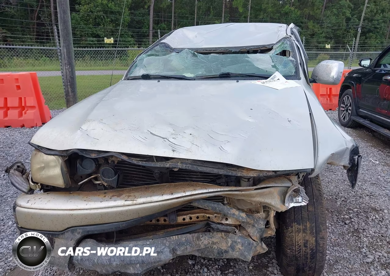 2004 Toyota Tacoma Base V6 VIN:5TEWN72NX4Z322843 - 6