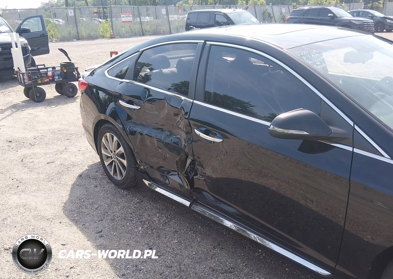2016 Hyundai Sonata Sport VIN:5NPE34AF9GH411322 - 21