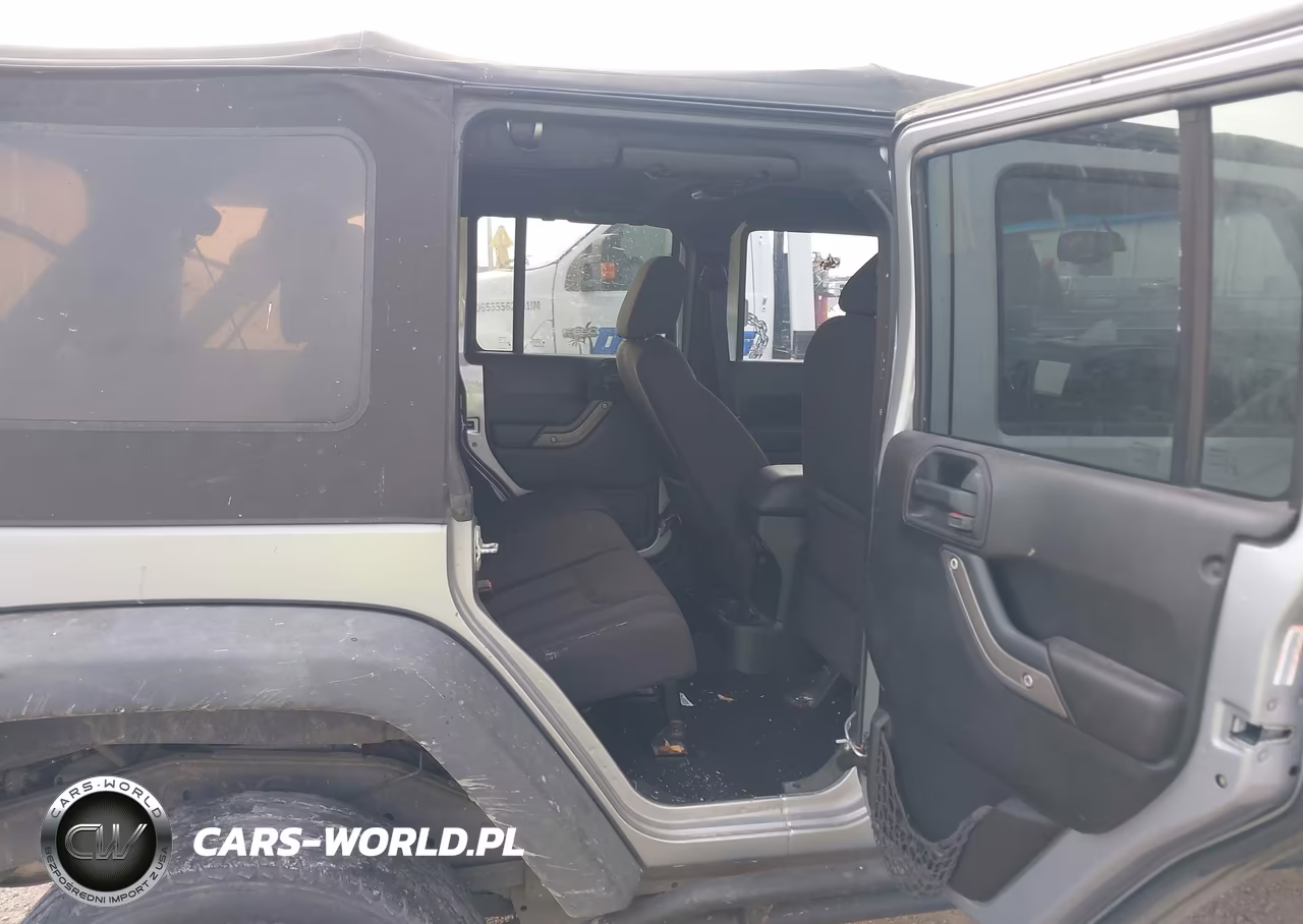 2014 Jeep Wrangler Unlimited Sport VIN:1C4HJWDGXEL133333 - 8