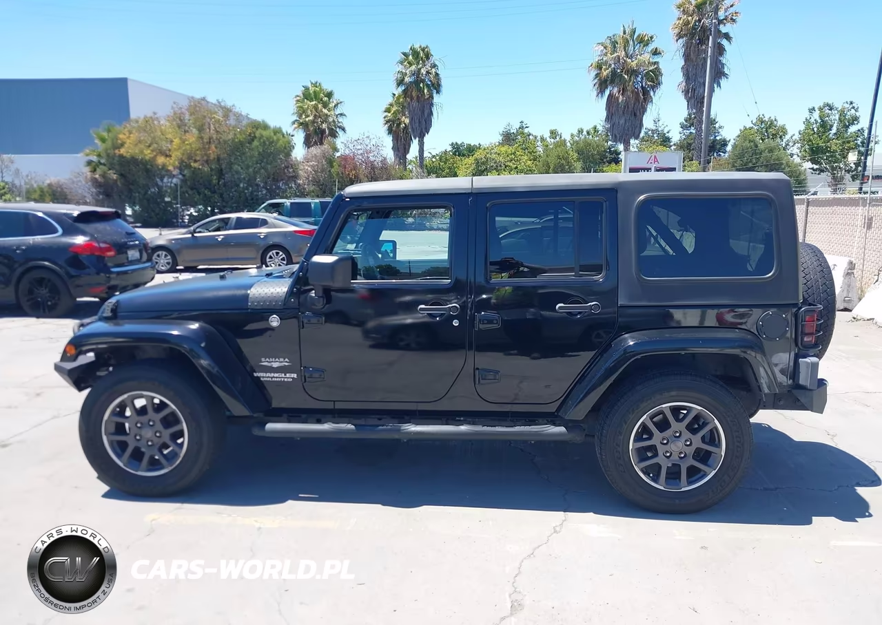 2007 Jeep Wrangler Unlimited Sahara VIN:1J4GA59167L196825 - 14