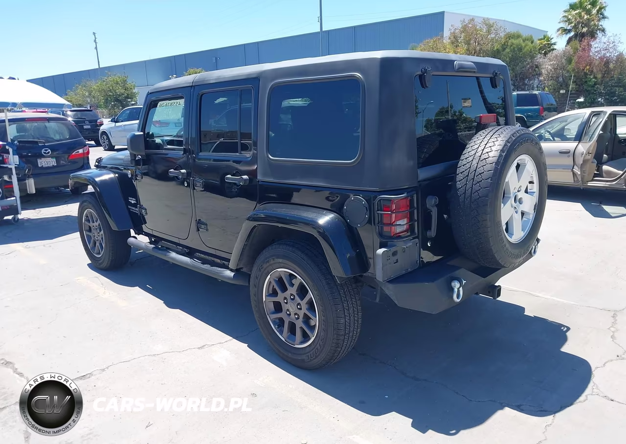 2007 Jeep Wrangler Unlimited Sahara VIN:1J4GA59167L196825 - 3