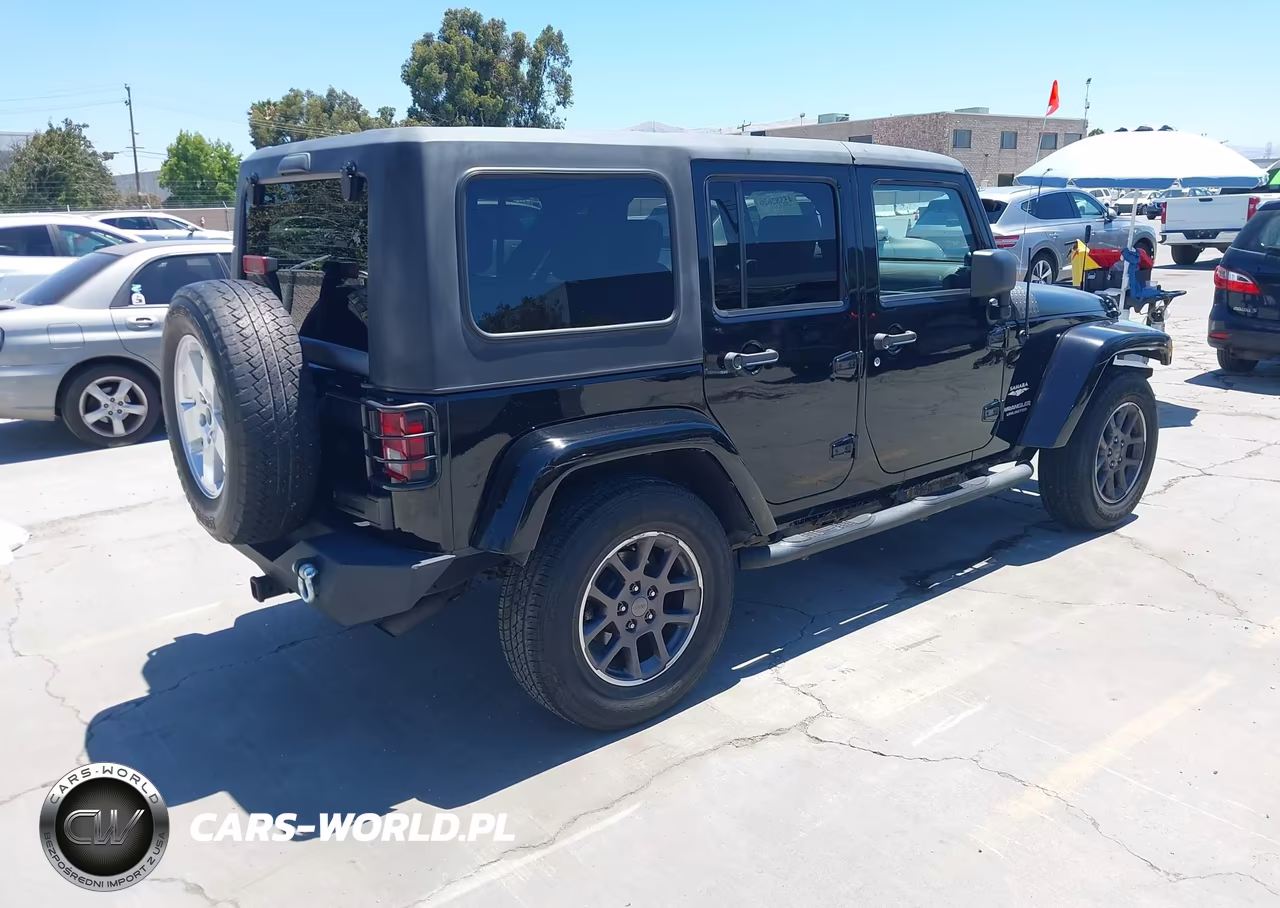 2007 Jeep Wrangler Unlimited Sahara VIN:1J4GA59167L196825 - 4