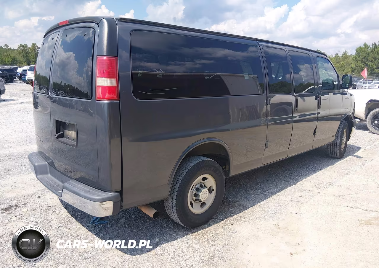 2017 Chevrolet Express 3500 Lt VIN:1GAZGPFF4H1273920 - 4