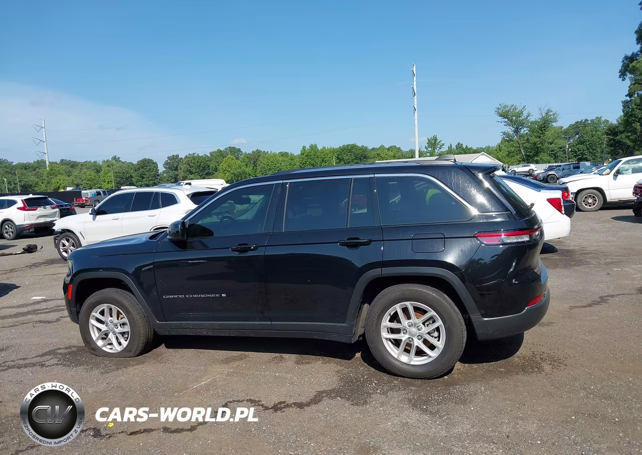 2024 Jeep Grand Cherokee Laredo X 4X4 VIN:1C4RJHAG3RC701660 - 14