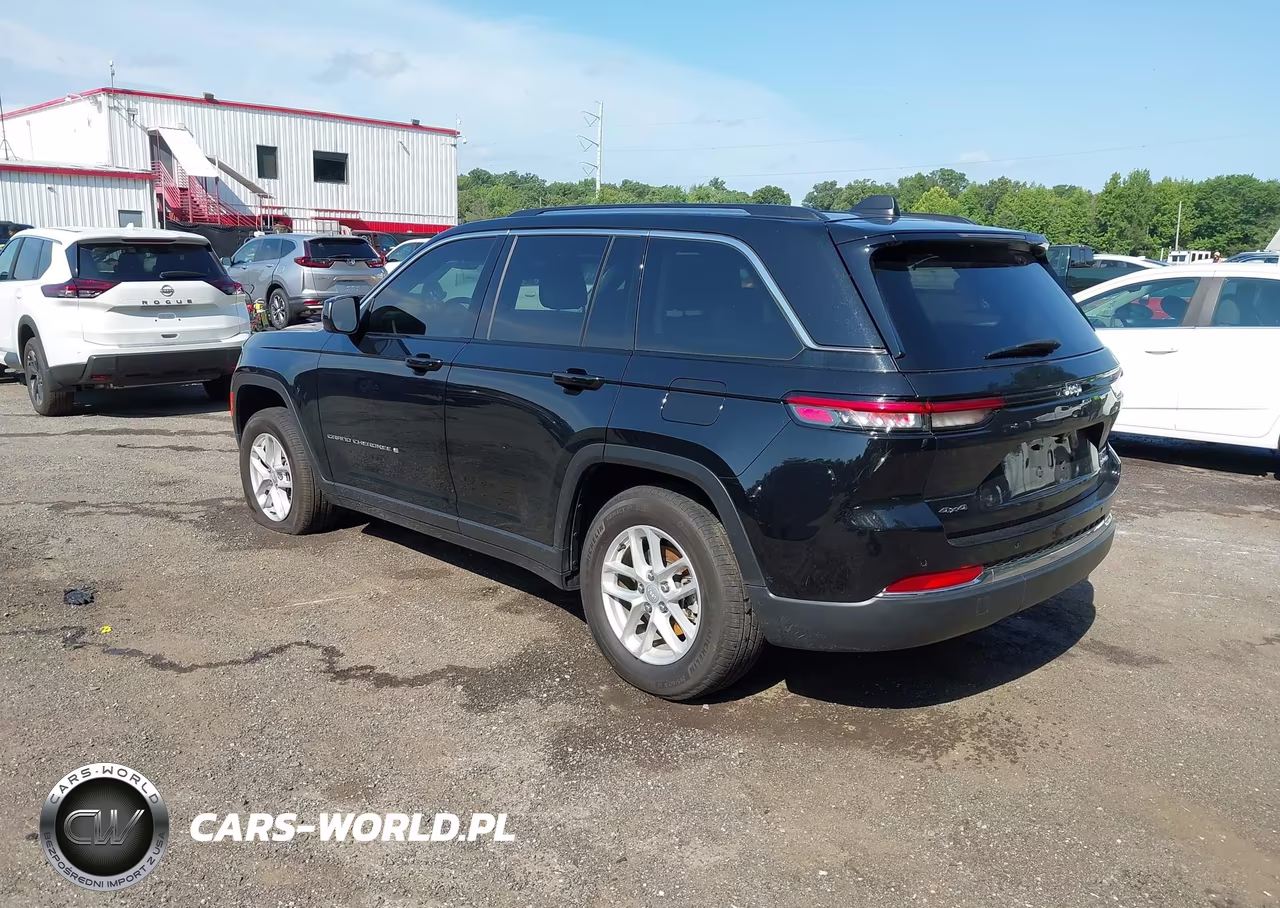 2024 Jeep Grand Cherokee Laredo X 4X4 VIN:1C4RJHAG3RC701660 - 3