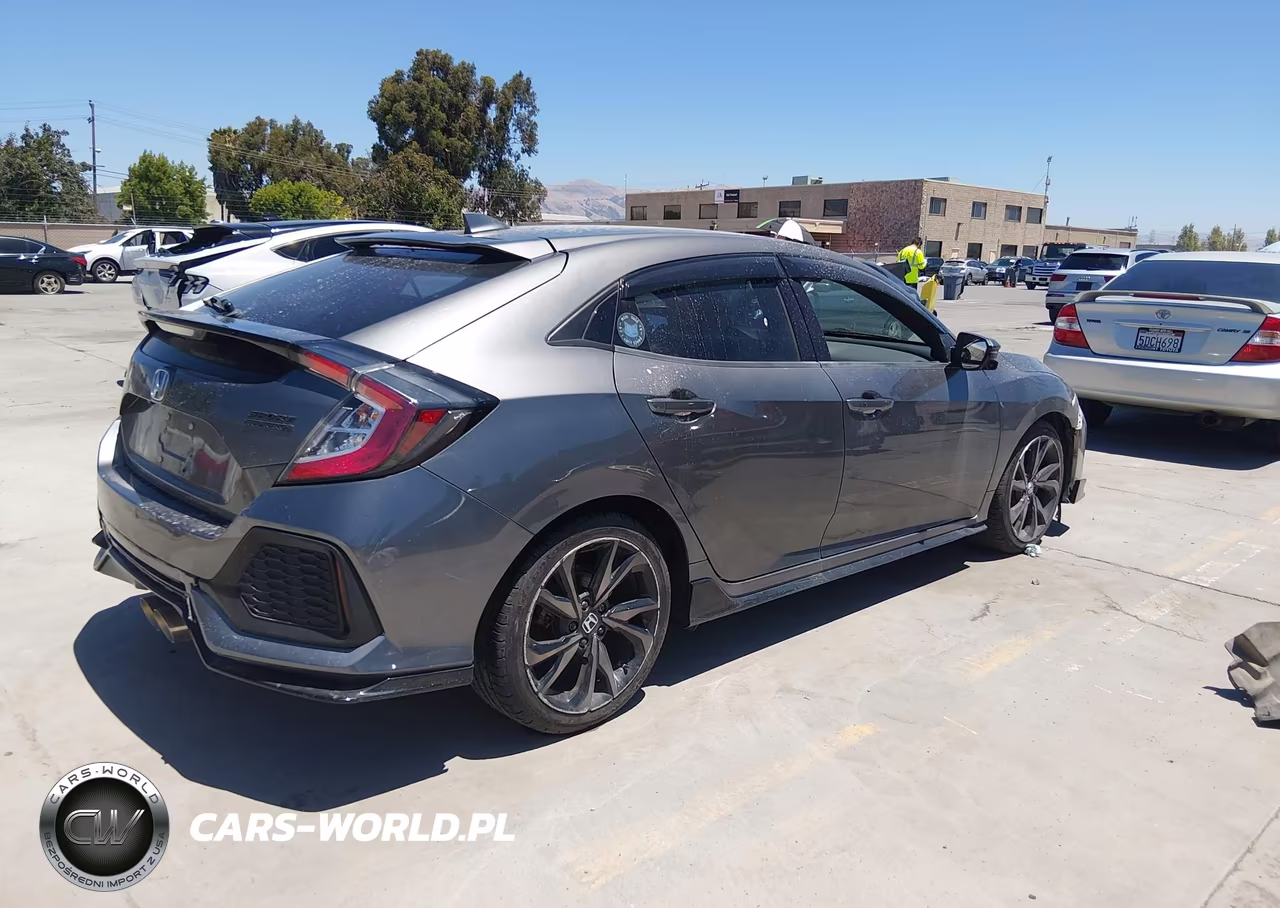 2018 Honda Civic Sport Touring VIN:SHHFK7H91JU407276 - 4