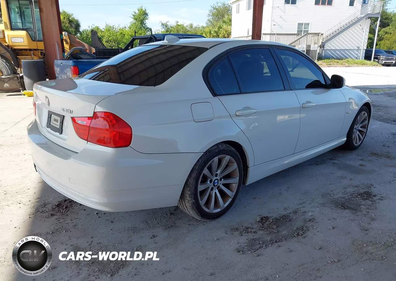 2011 BMW 328I VIN:WBAPH7G5XBNN03037 - 4