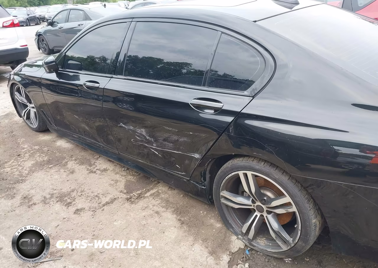2017 BMW 740I VIN:WBA7E2C5XHG740478 - 17