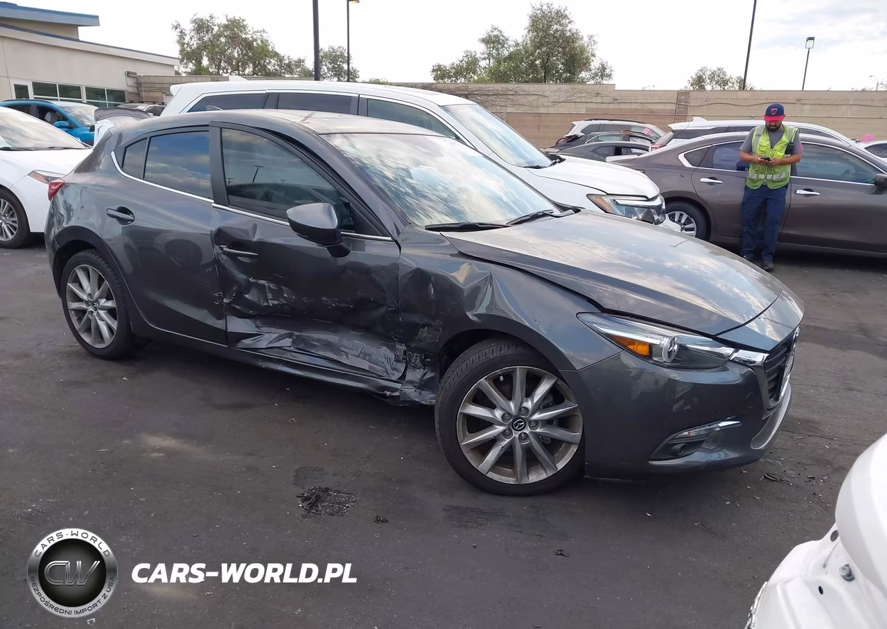 2017 Mazda Mazda3 Grand Touring – zdjęcie 1 z 10