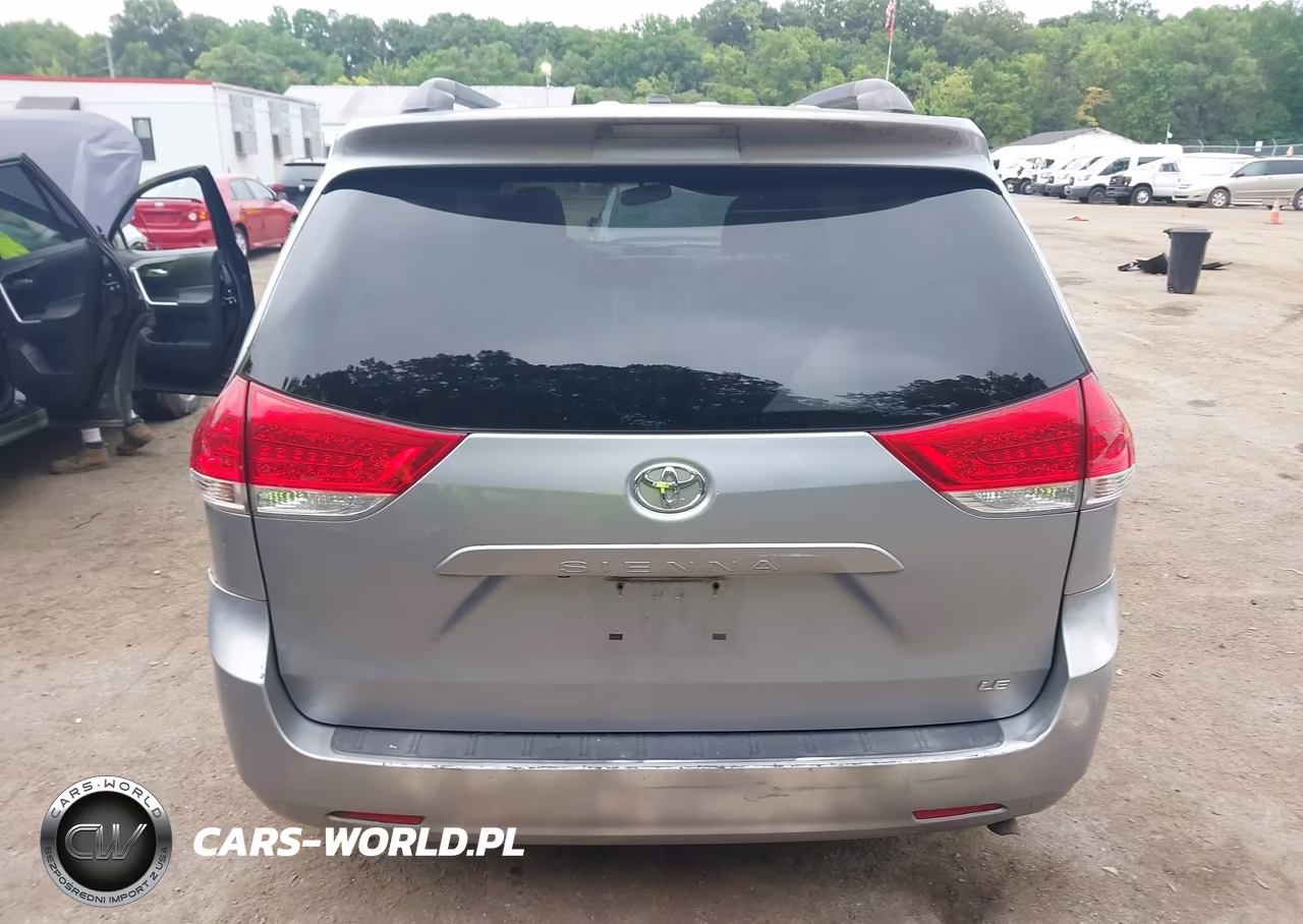 2013 Toyota Sienna Le V6 8 Passenger VIN:5TDKK3DC6DS327420 - 16