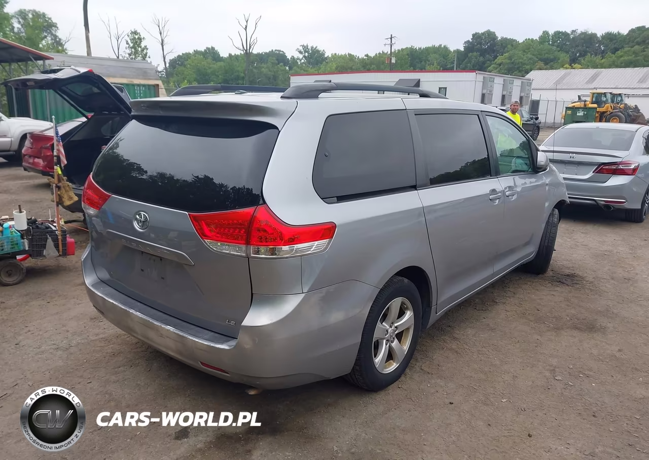 2013 Toyota Sienna Le V6 8 Passenger VIN:5TDKK3DC6DS327420 - 4