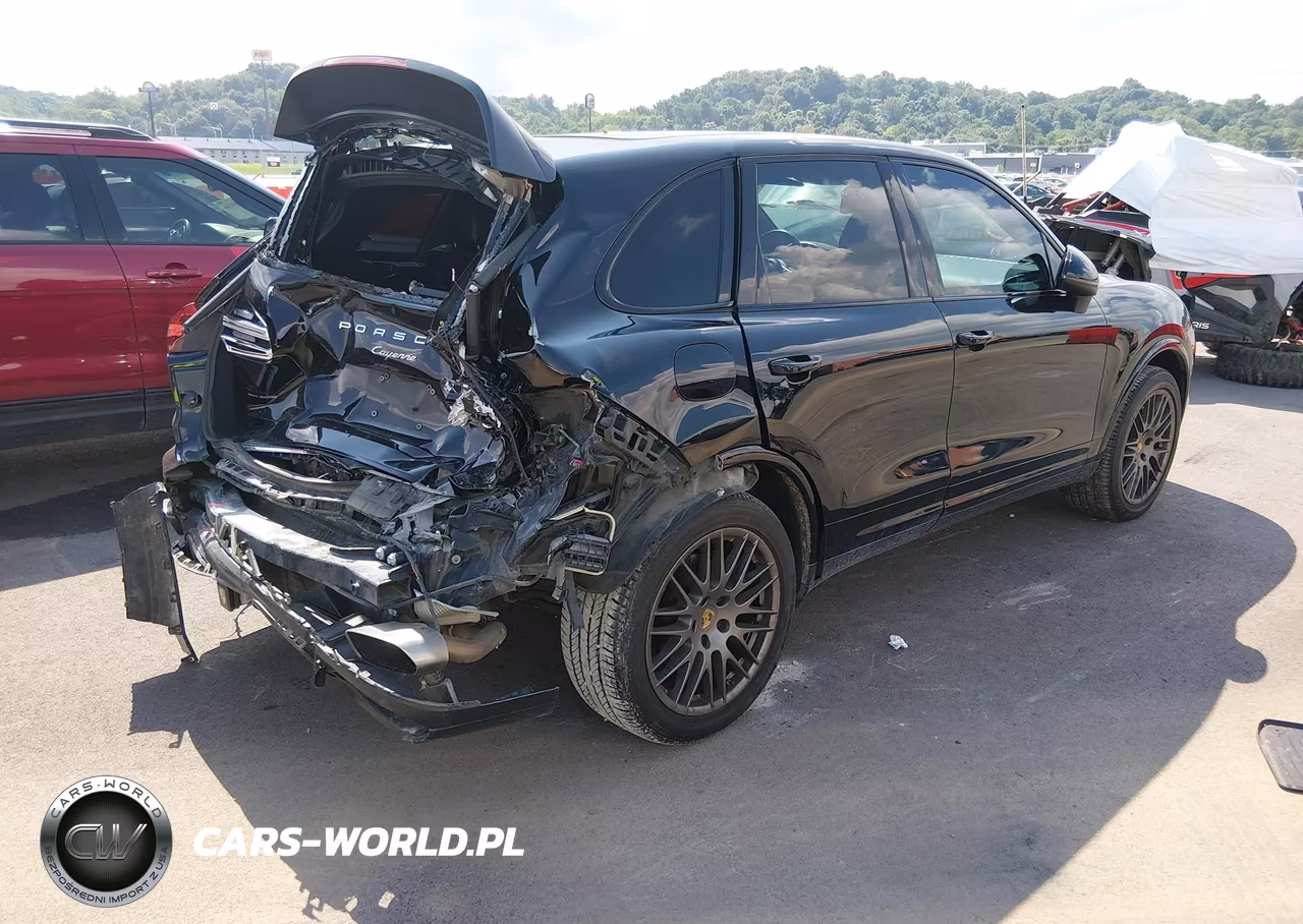 2018 Porsche Cayenne Platinum Edition VIN:WP1AA2A23JKA06067 - 4