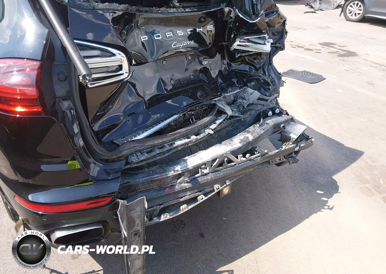 2018 Porsche Cayenne Platinum Edition VIN:WP1AA2A23JKA06067 - 6