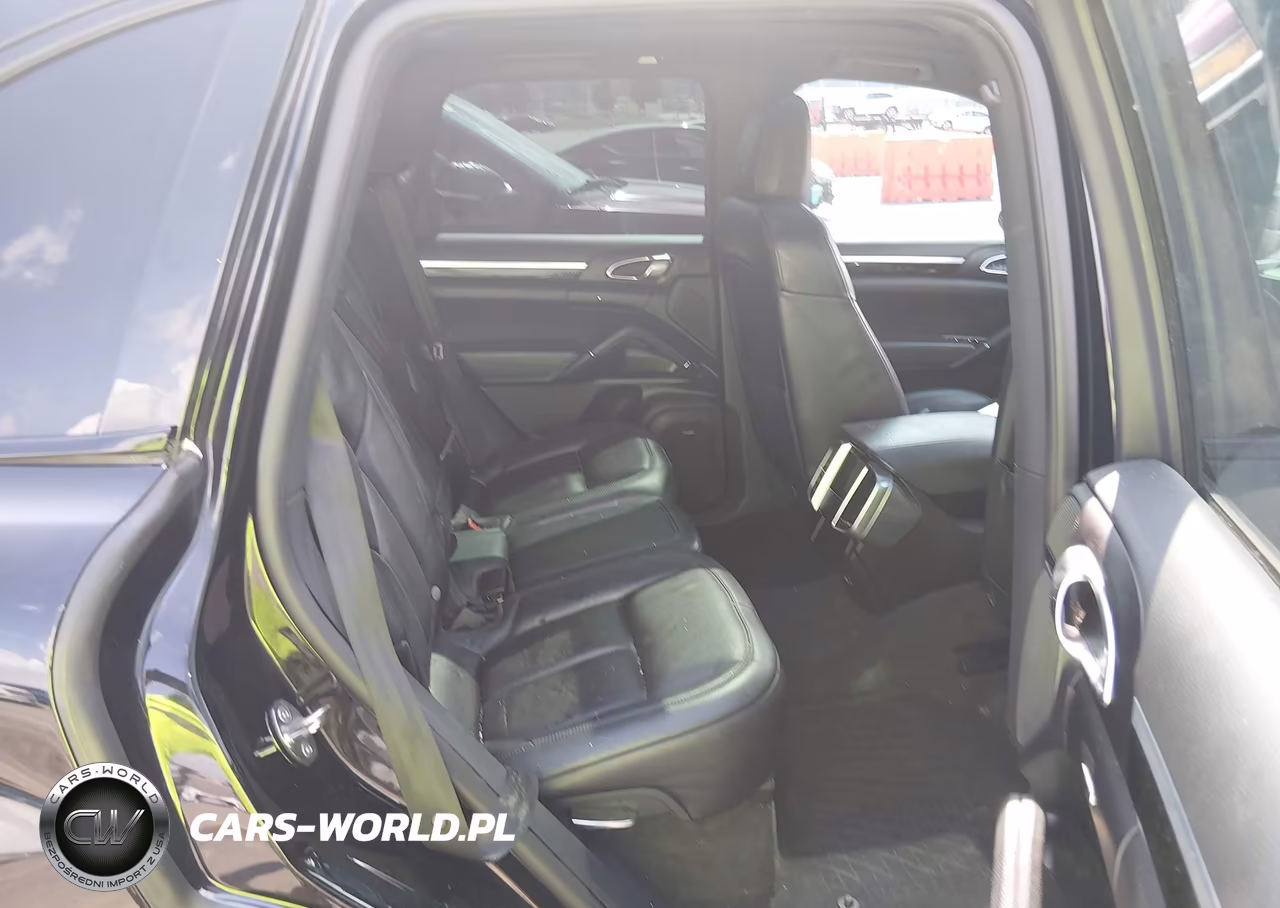 2018 Porsche Cayenne Platinum Edition VIN:WP1AA2A23JKA06067 - 8