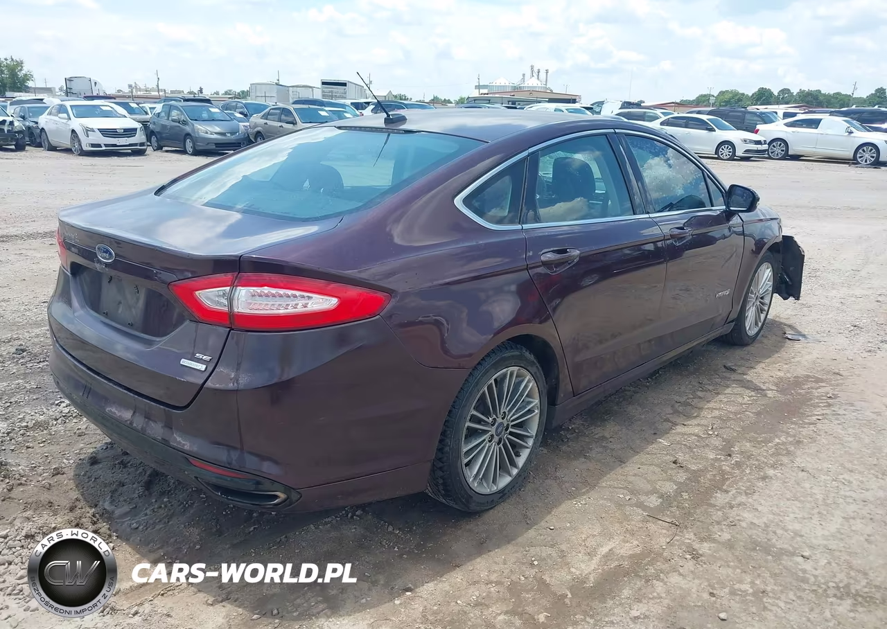 2013 Ford Fusion Se VIN:3FA6P0H92DR311112 - 4