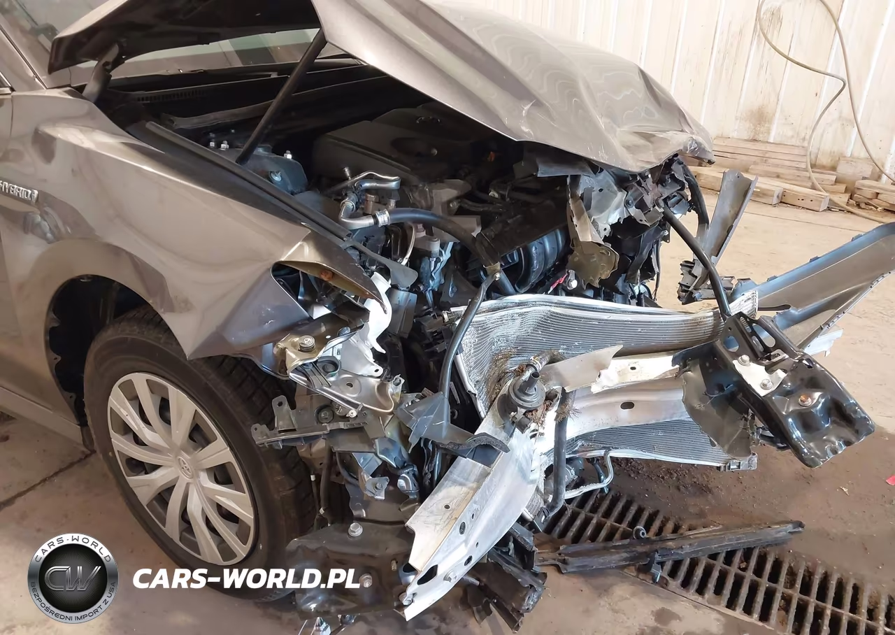 2018 Toyota Camry Hybrid Le VIN:4T1B31HK4JU506707 - 18