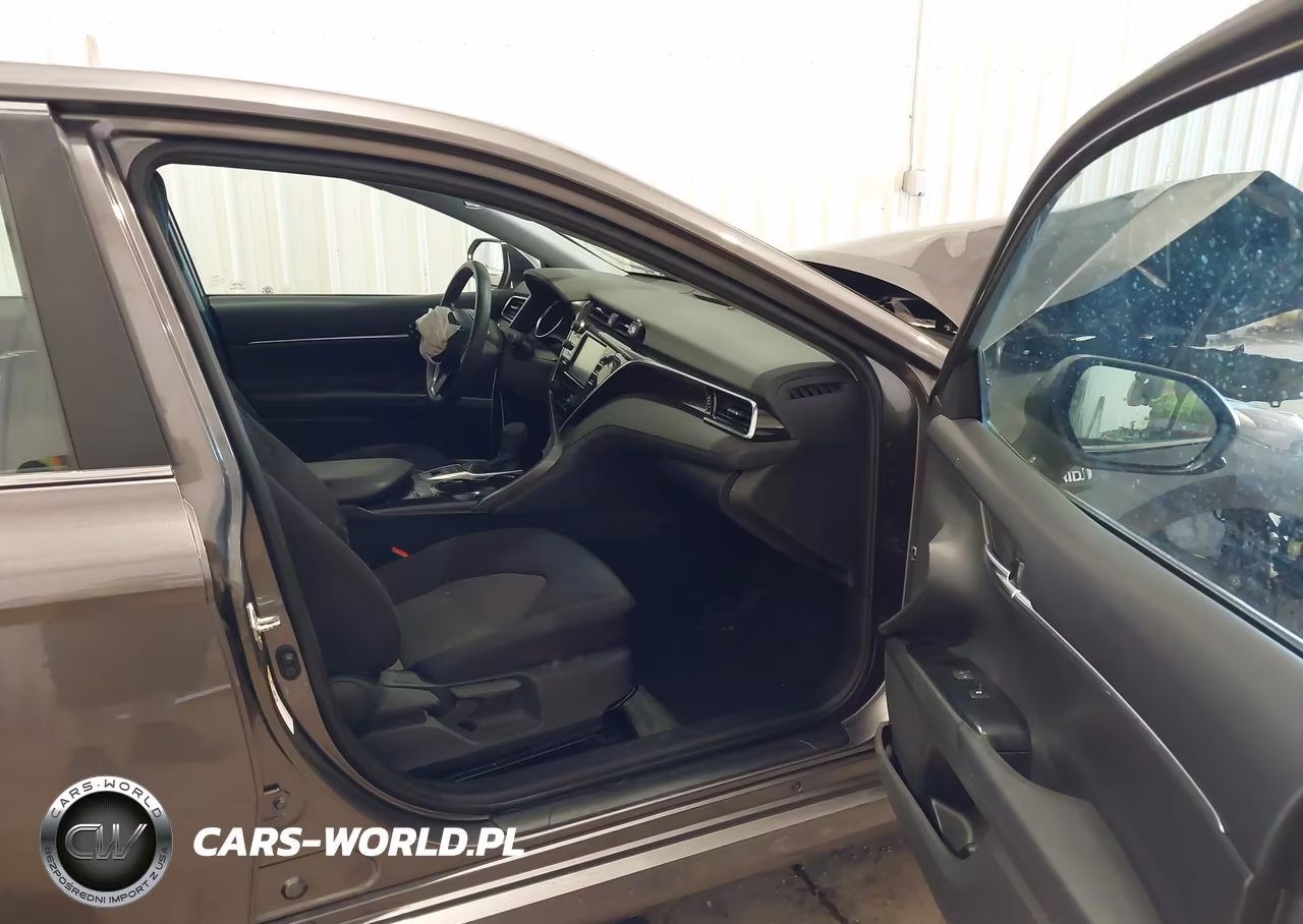 2018 Toyota Camry Hybrid Le VIN:4T1B31HK4JU506707 - 5