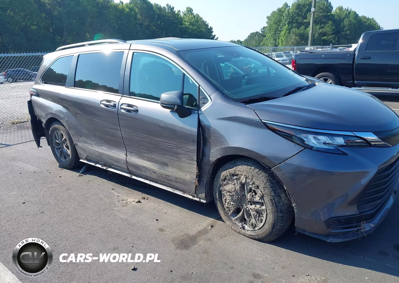 2023 Toyota Sienna Le