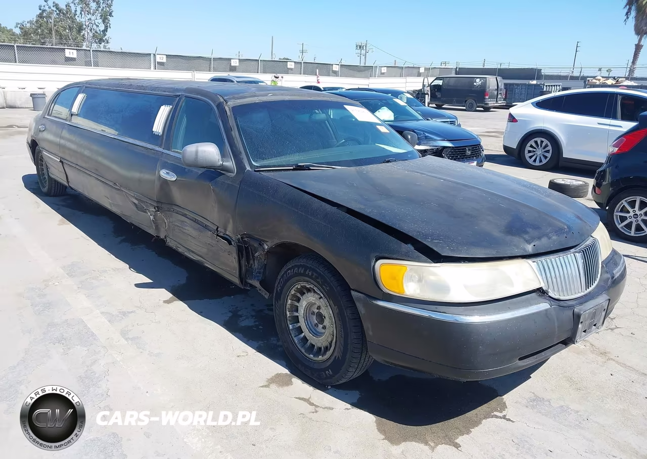2000 Lincoln Town Car Signature