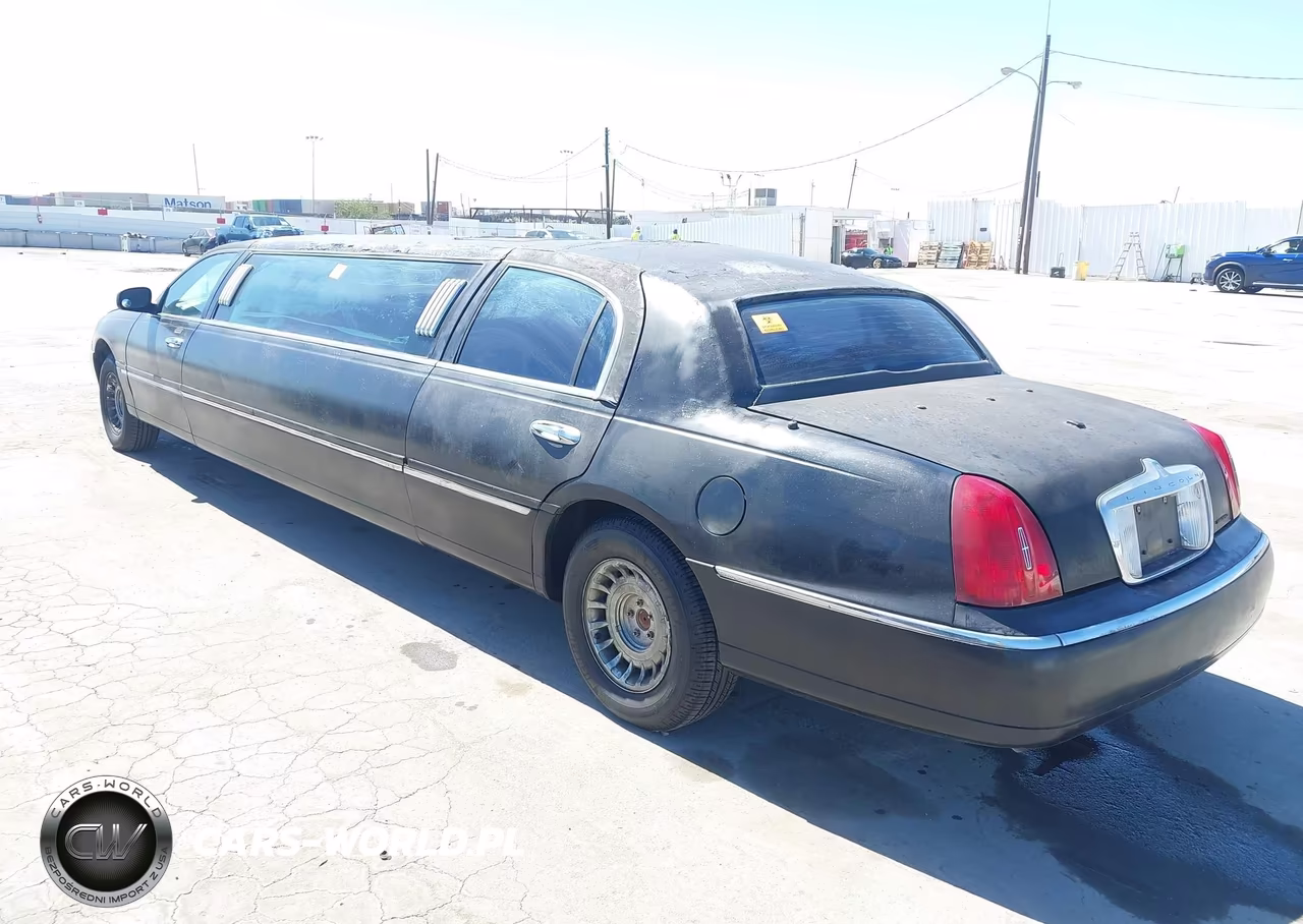 2000 Lincoln Town Car Signature VIN:1L1FM81W3YY772549 - 3