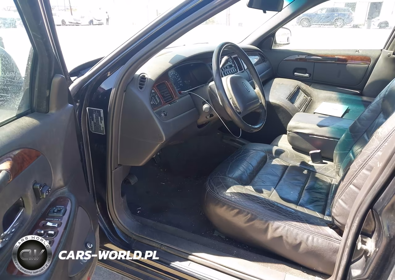 2000 Lincoln Town Car Signature VIN:1L1FM81W3YY772549 - 5