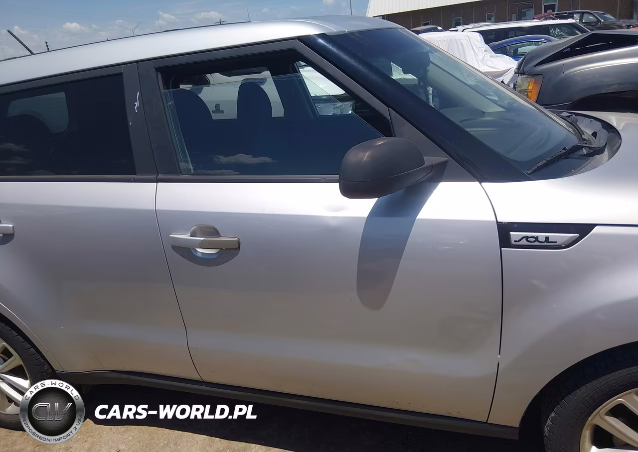 2018 Kia Soul + VIN:KNDJP3A51J7542731 - 13