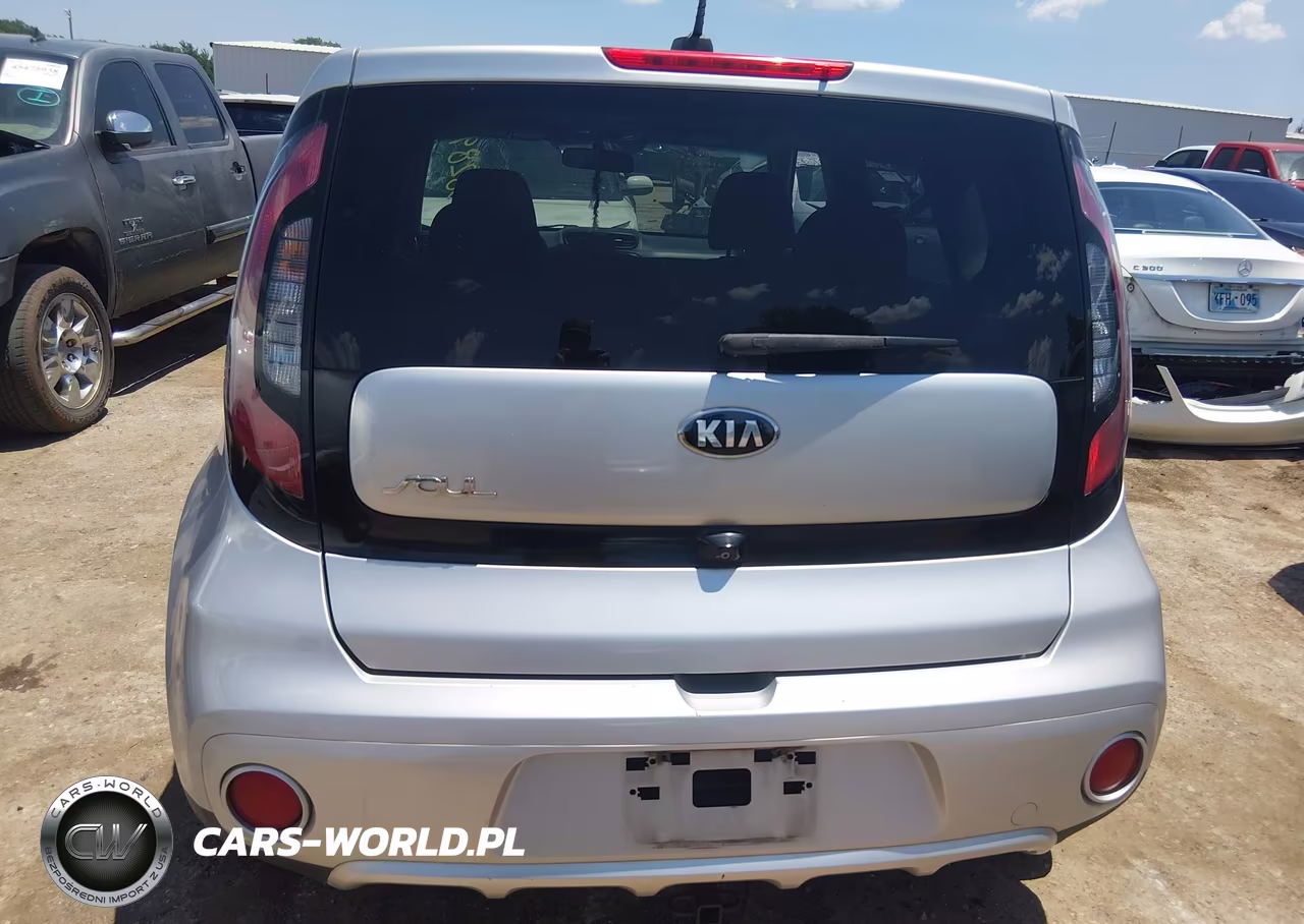 2018 Kia Soul + VIN:KNDJP3A51J7542731 - 16