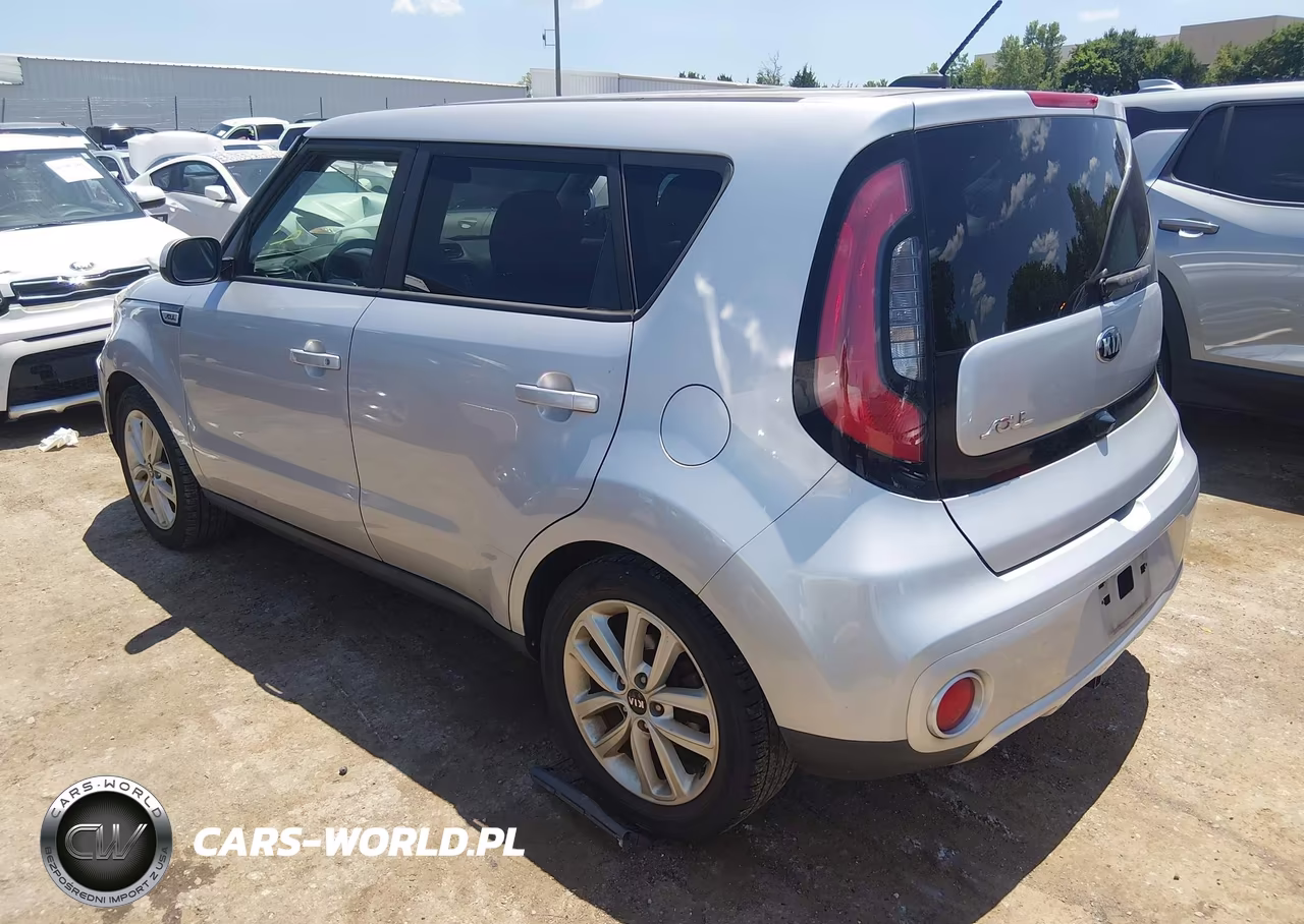 2018 Kia Soul + VIN:KNDJP3A51J7542731 - 3