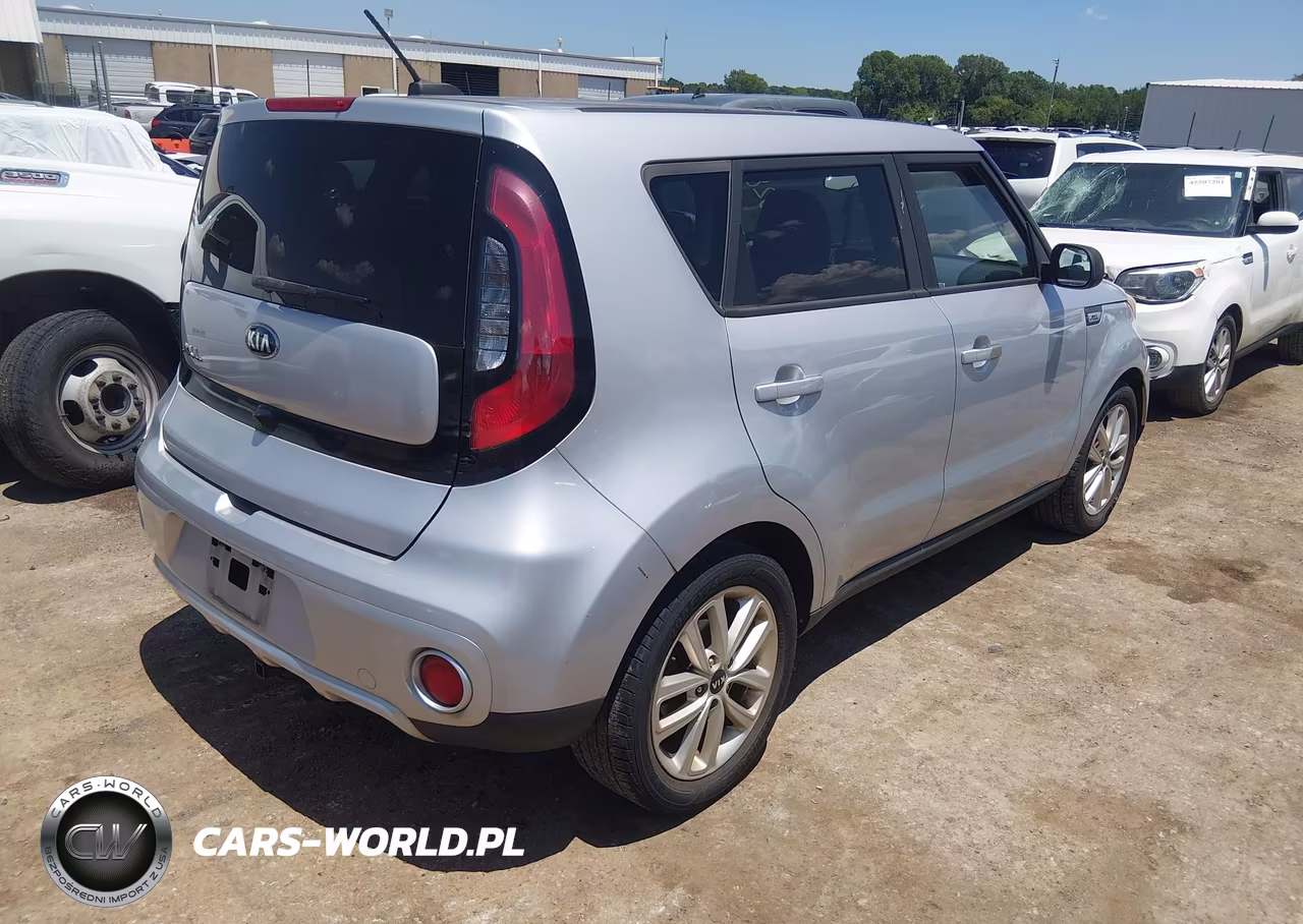 2018 Kia Soul + VIN:KNDJP3A51J7542731 - 4