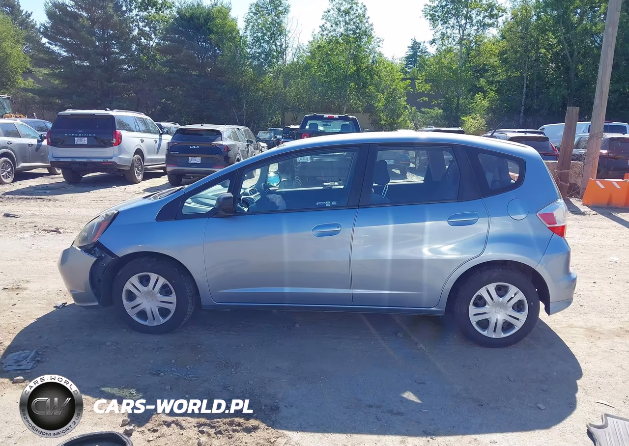 2011 Honda Fit VIN:JHMGE8H32BC020196 - 14