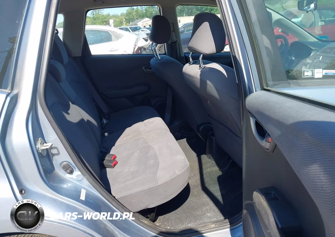 2011 Honda Fit VIN:JHMGE8H32BC020196 - 8